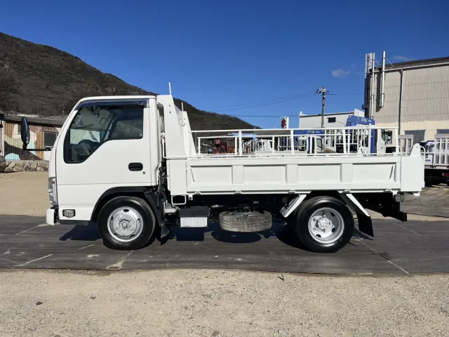 いすゞ エルフ 2RG-NKR88AD(2WD)の写真3