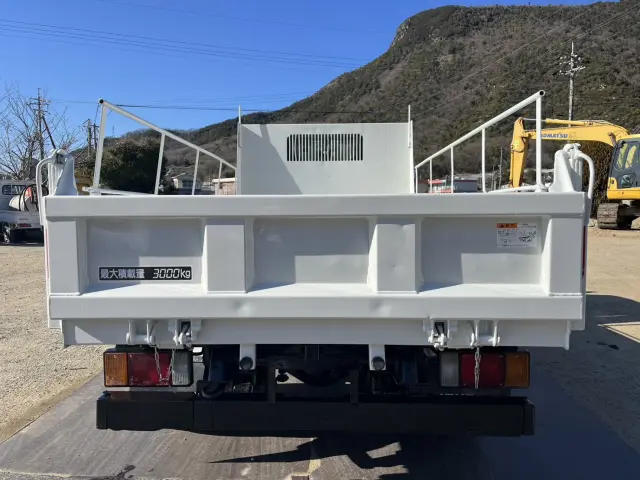 いすゞ エルフ 2RG-NKR88AD(2WD)の写真5