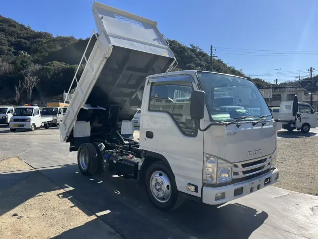 いすゞ エルフ 2RG-NKR88AD(2WD)の写真10