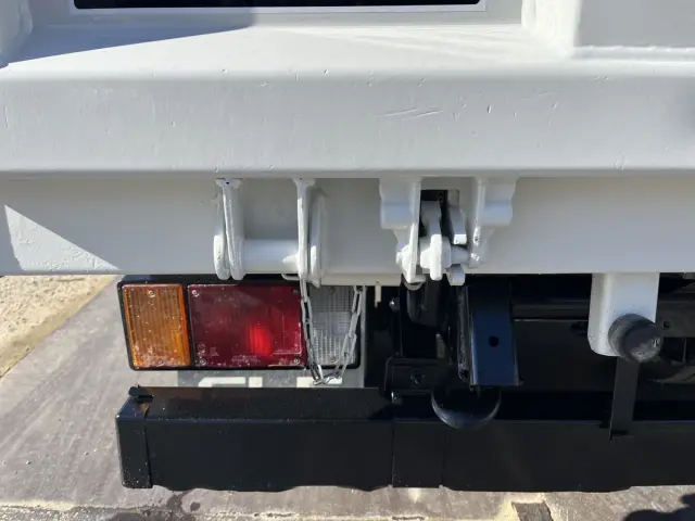 いすゞ エルフ 2RG-NKR88AD(2WD)の写真12