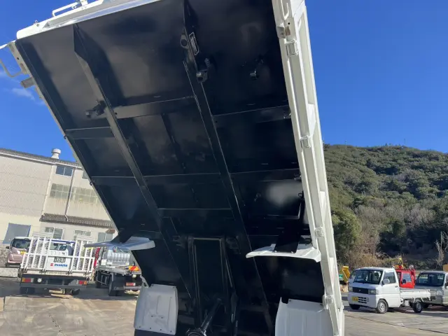 いすゞ エルフ 2RG-NKR88AD(2WD)の写真15