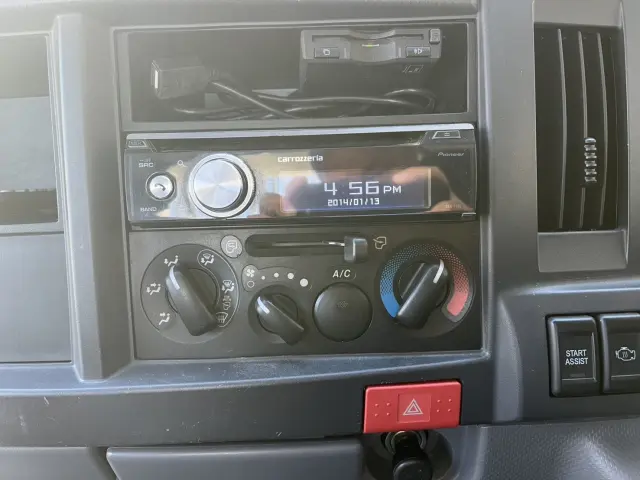 いすゞ エルフ 2RG-NKR88AD(2WD)の写真27