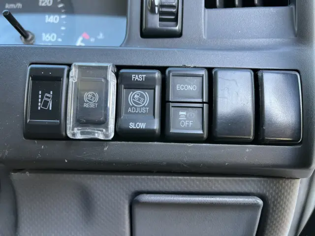 いすゞ エルフ 2RG-NKR88AD(2WD)の写真30