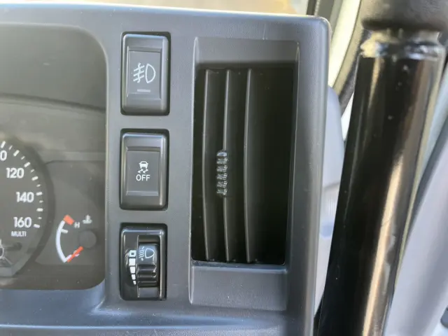 いすゞ エルフ 2RG-NKR88AD(2WD)の写真31