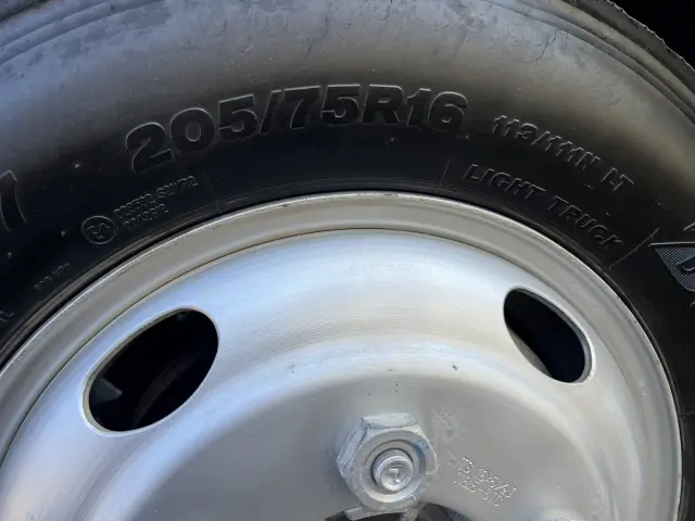 いすゞ エルフ 2RG-NKR88AD(2WD)の写真36