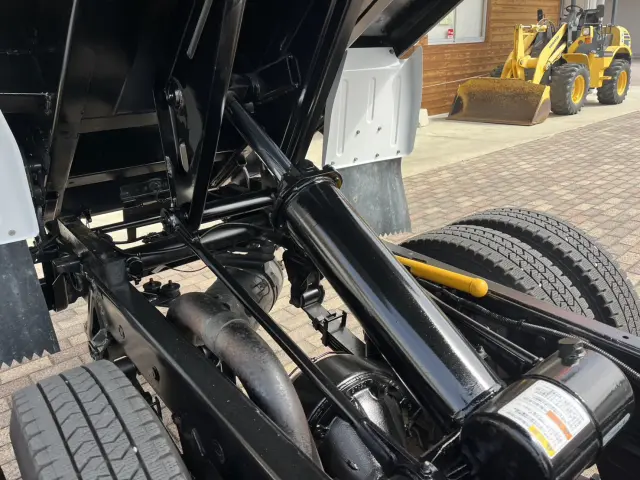 三菱 キャンター TPG-FBA60(2WD)の写真16