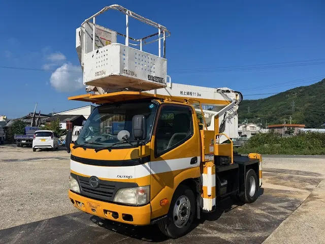 日野 デュトロ BKG-XZU304E(2WD)の写真1
