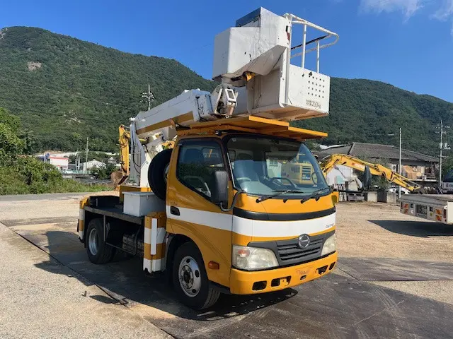 日野 デュトロ BKG-XZU304E(2WD)の写真2