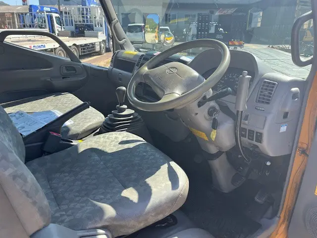 日野 デュトロ BKG-XZU304E(2WD)の写真17