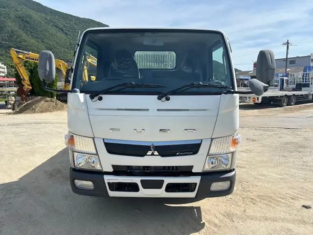 三菱 キャンター 2PG-FBA60(2WD)の写真2