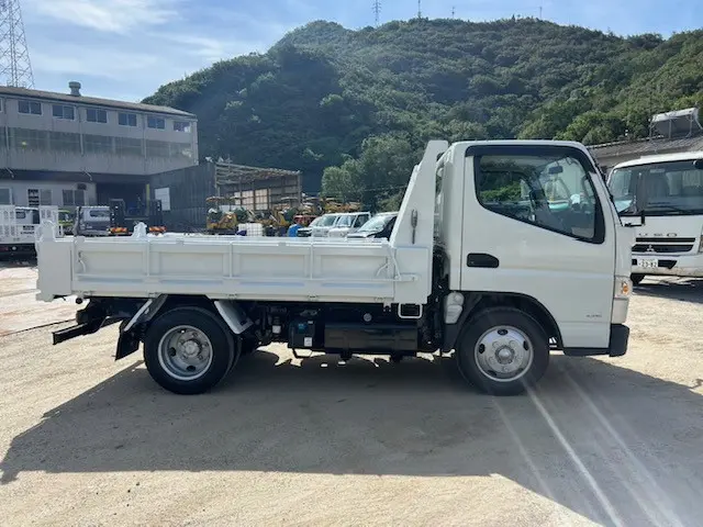 三菱 キャンター 2PG-FBA60(2WD)の写真4