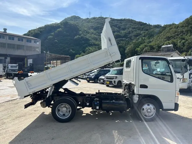 三菱 キャンター 2PG-FBA60(2WD)の写真10
