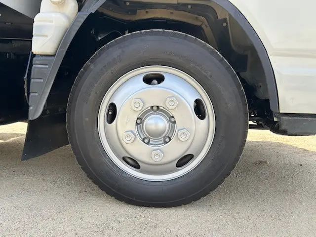 三菱 キャンター 2PG-FBA60(2WD)の写真31