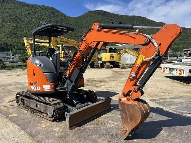 HITACHI ミニショベル EX30U-5Bの写真1