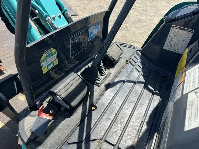 KOBELCO ミニショベル SK17SR-5の写真15