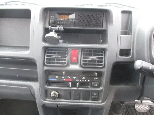 スズキ キャリイ EBD-DA16T(2WD)の写真9