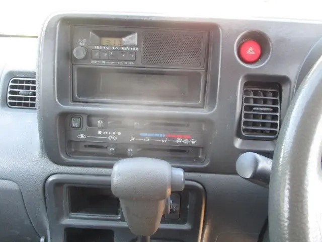 ダイハツ ハイゼットバン EBD-S321V(2WD)の写真9