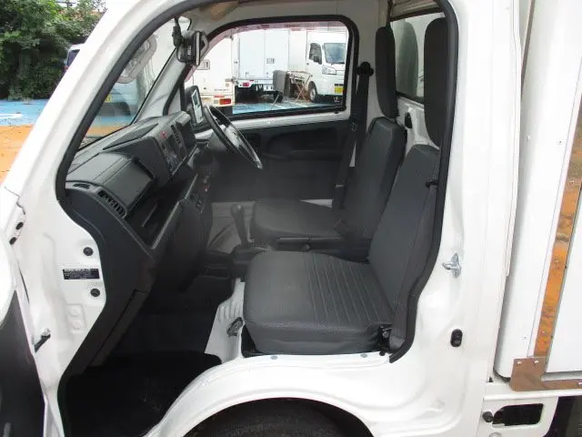 ダイハツ ハイゼットトラック EBD-S500P(2WD)の写真7