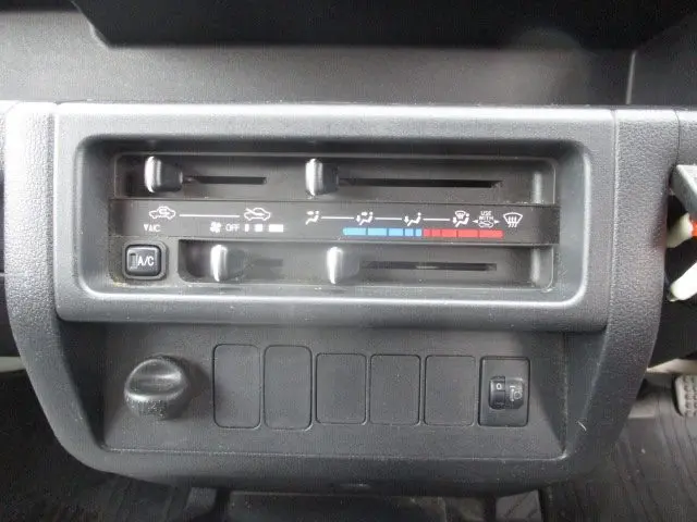 ダイハツ ハイゼットトラック EBD-S500P(2WD)の写真10