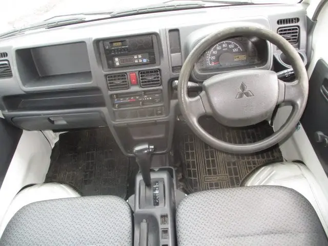三菱 ミニキャブトラック EBD-DS16T(2WD)の写真2