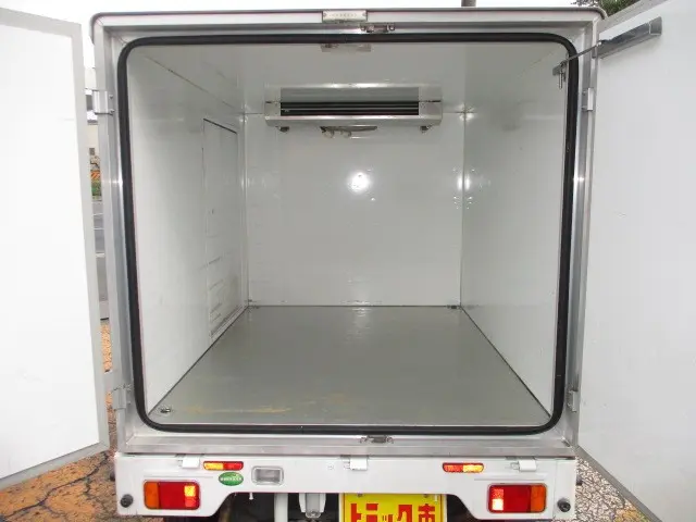 三菱 ミニキャブトラック EBD-DS16T(2WD)の写真4