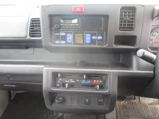 ダイハツ ハイゼットトラック 3BD-S500P(2WD)の写真10