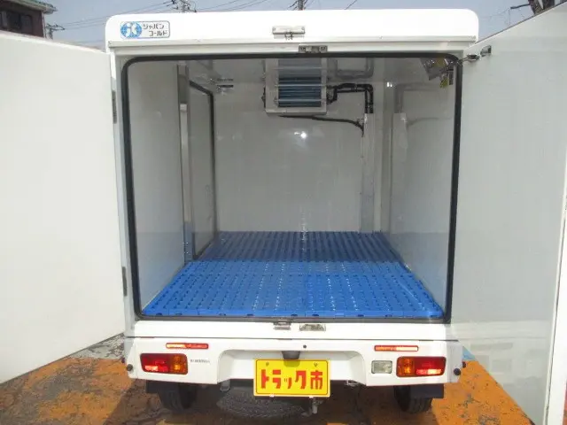 ダイハツ ハイゼットトラック HBD－S500P(2WD)の写真4