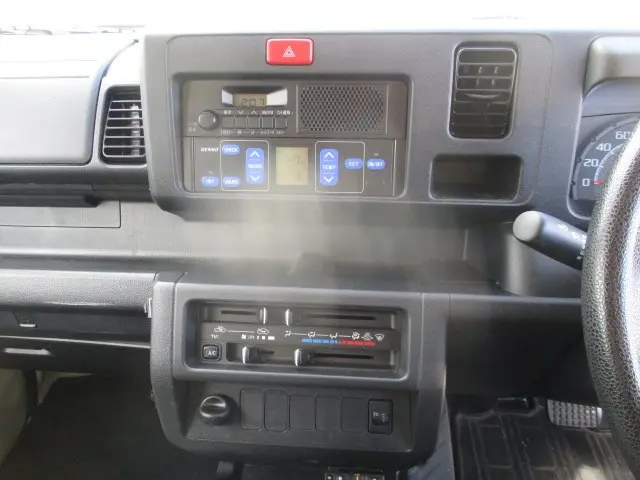 ダイハツ ハイゼットトラック ＨBD－S500P(2WD)の写真9
