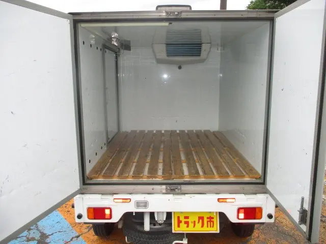 スズキ キャリイ EBD-DA16T(2WD)の写真4