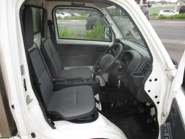 スズキ キャリイ EBD-DA16T(2WD)の写真9