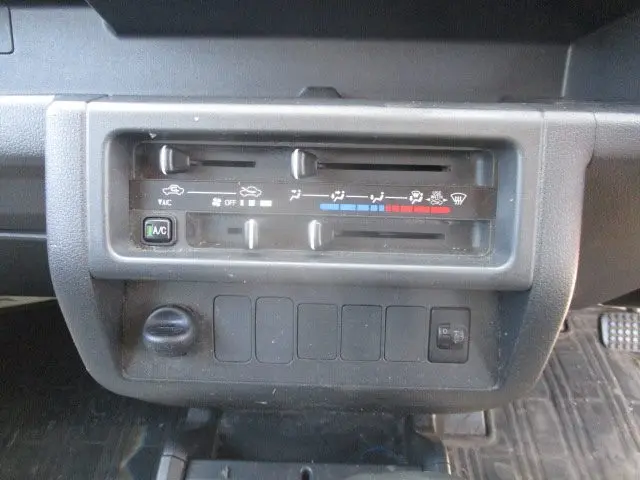ダイハツ ハイゼットトラック ＥBD－S500P(2WD)の写真12