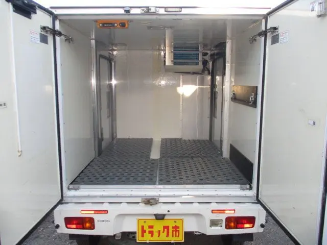 ダイハツ ハイゼットトラック EBD－S500P(2WD)の写真4