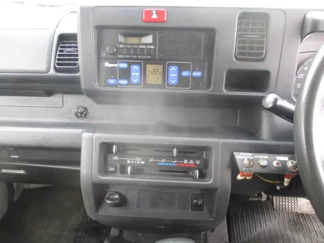 ダイハツ ハイゼットトラック EBD-S500P(2WD)の写真9