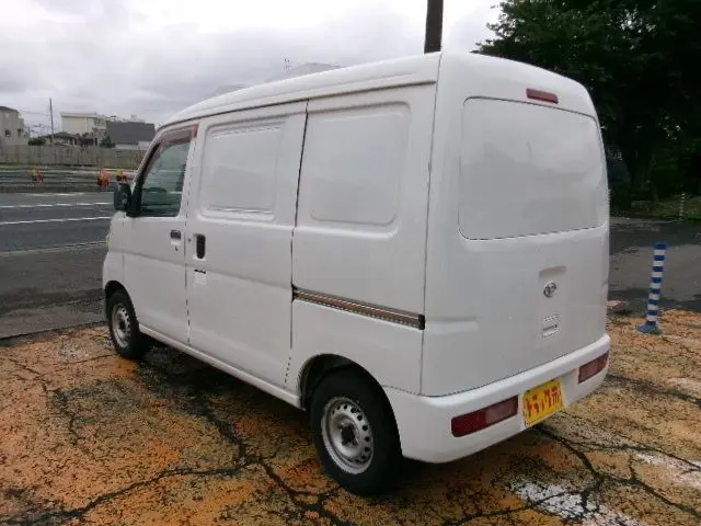 ダイハツ ハイゼットバン EBD-S321V(2WD)の写真4