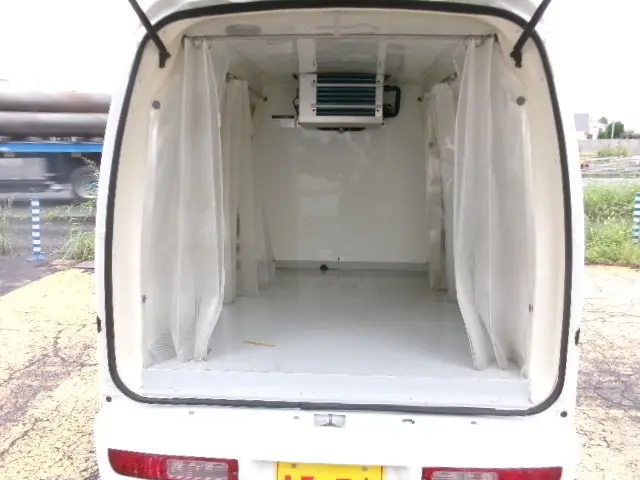ダイハツ ハイゼットバン EBD-S321V(2WD)の写真5