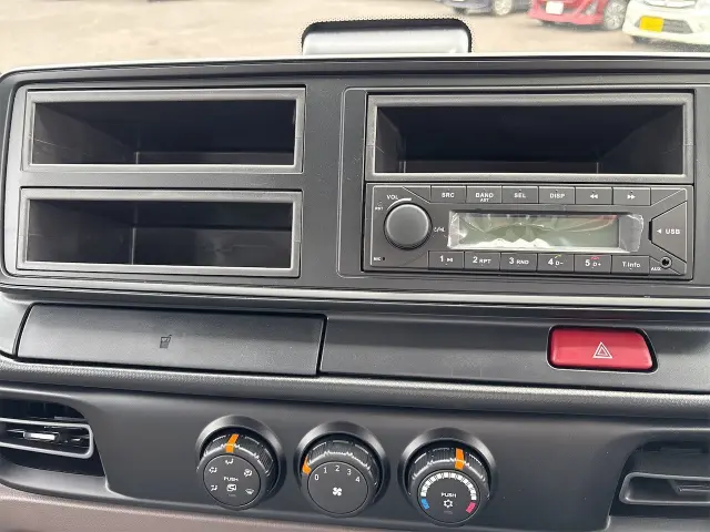 三菱 キャンター 2RG-FBA60の写真10