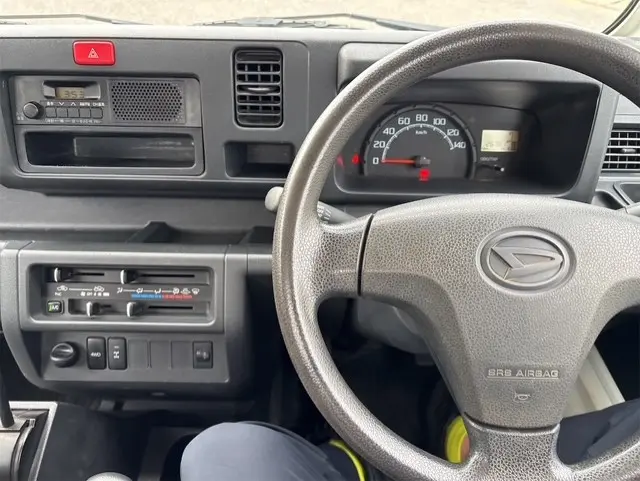 ダイハツ ハイゼットトラック EDB-S510P(4WD)の写真11