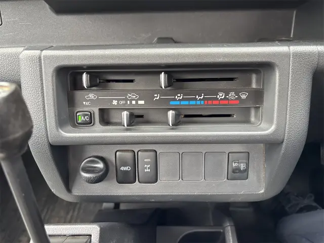 ダイハツ ハイゼットトラック EDB-S510P(4WD)の写真17