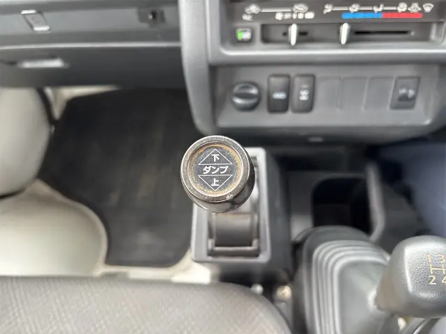 ダイハツ ハイゼットトラック EDB-S510P(4WD)の写真18
