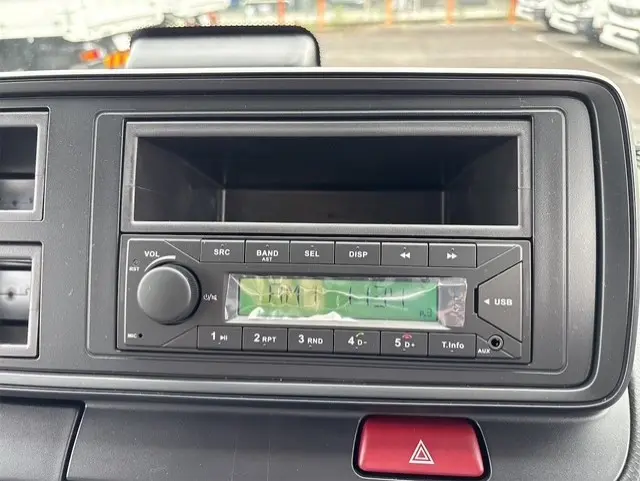 三菱 キャンター 2RG-FBA30(2WD)の写真9