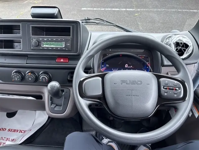 三菱 キャンター 2RG-FBA30(2WD)の写真14
