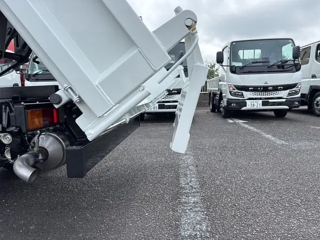 三菱 キャンター 2RG-FBA30(2WD)の写真43