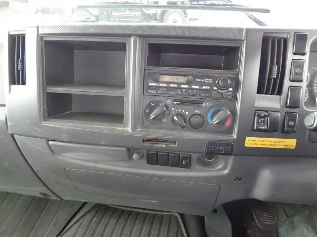 いすゞ フォワード SKG-FRR90S1(2WD)の写真16