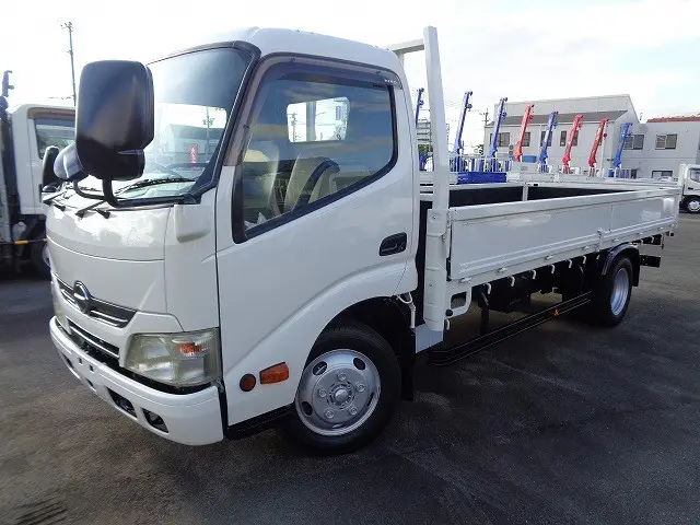 日野 デュトロ SKG-XZU650Mの写真1