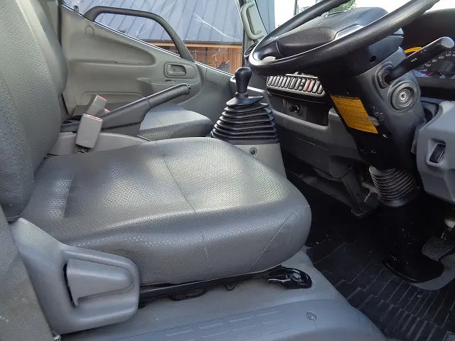 日野 デュトロ SKG-XZU650Mの写真18