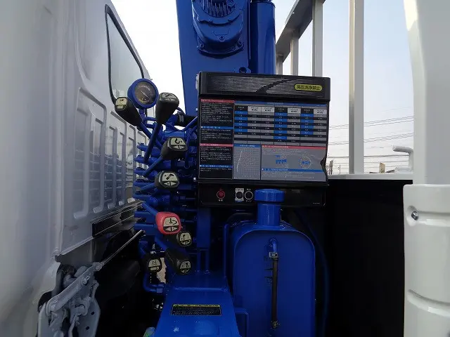 いすゞ エルフ TKG-NKR85AR(2WD)の写真10