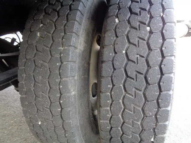 いすゞ エルフ TKG-NKR85AR(2WD)の写真17