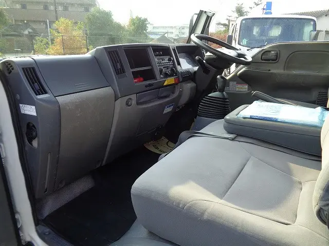 いすゞ エルフ TKG-NKR85AR(2WD)の写真19