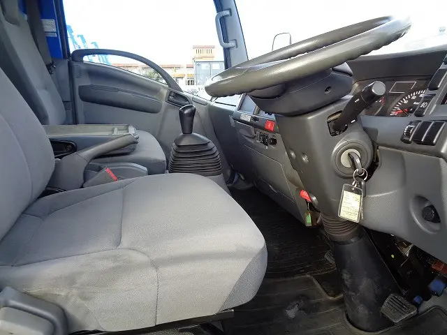 いすゞ エルフ TKG-NPR85AR(2WD)の写真18