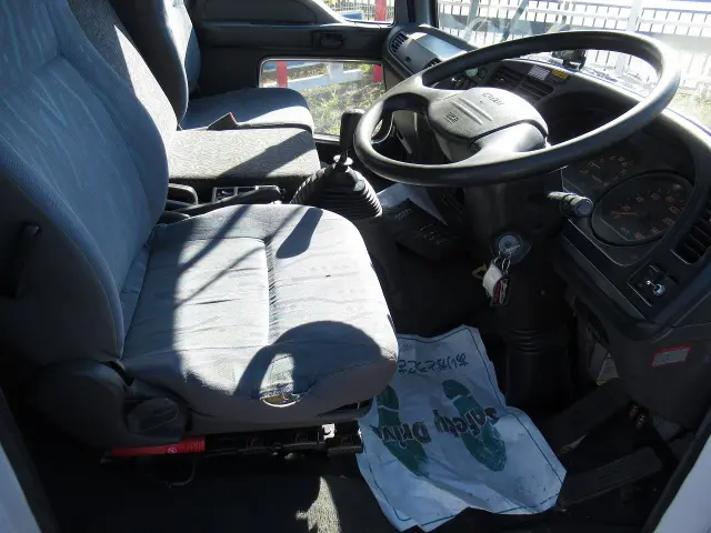 いすゞ フォワード PB-FRR35H3S(2WD)の写真5